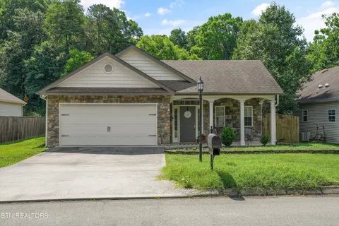 Knoxville House: 10816 Meriwether Ln
