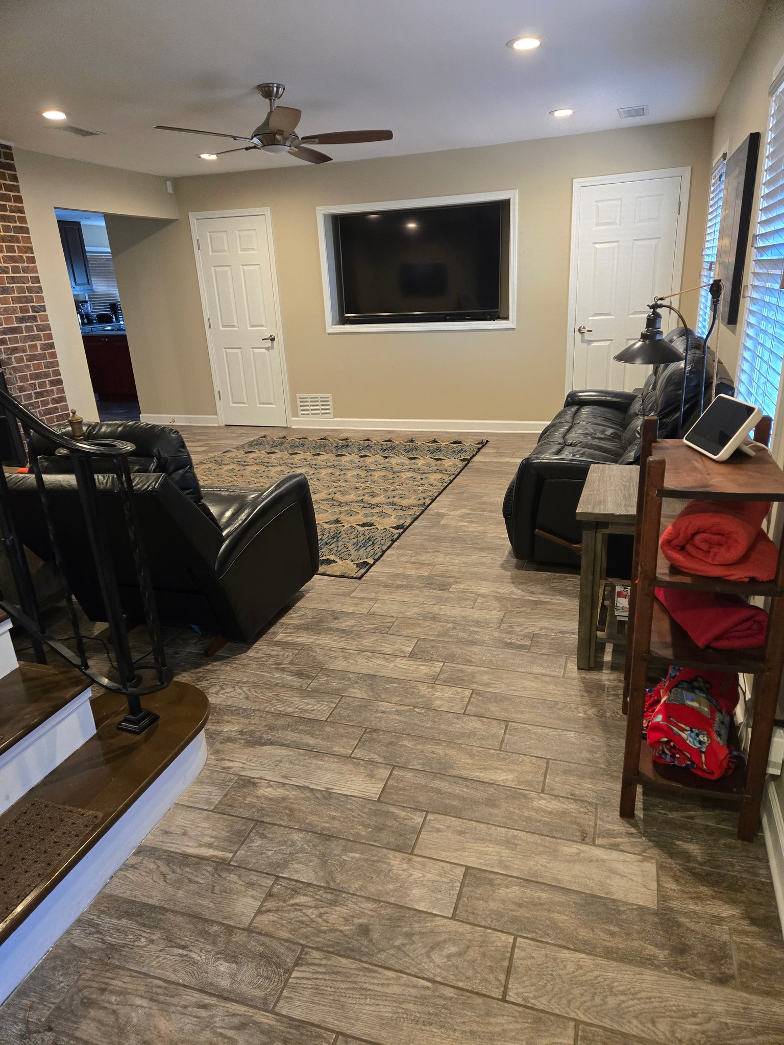 SPRING HILL House: 22565 OLD KC ROAD