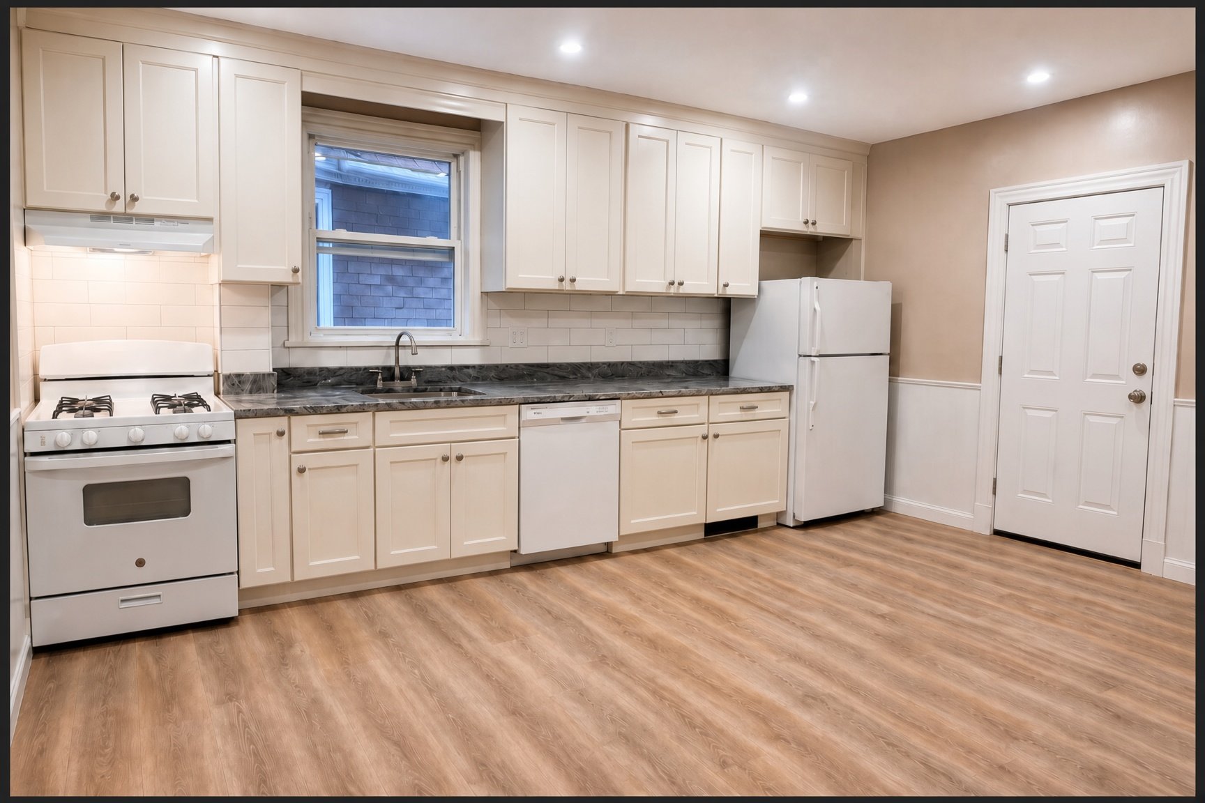 Boston Townhome: 36 Termine ave