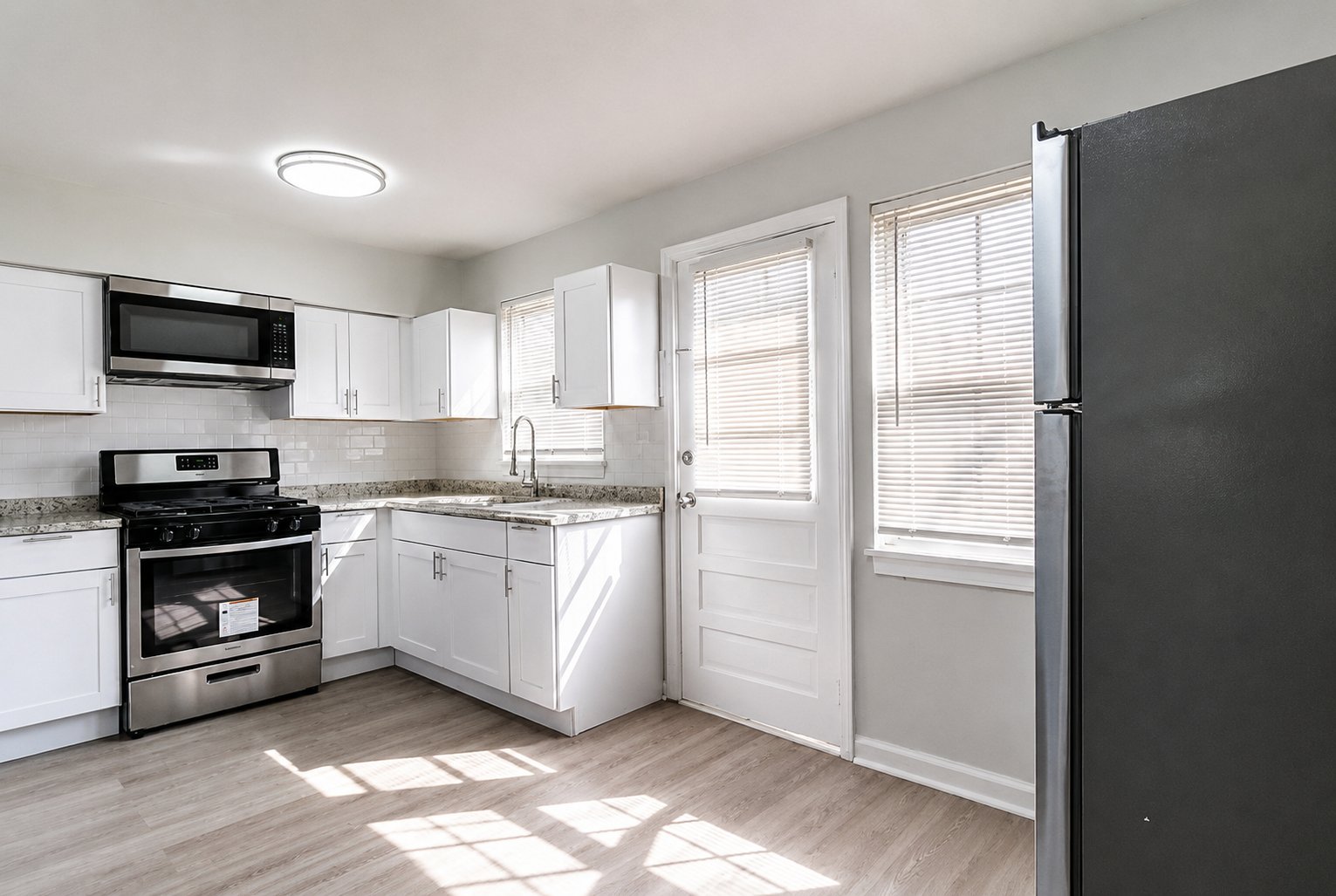 Salem Townhome: 124 Yorke St