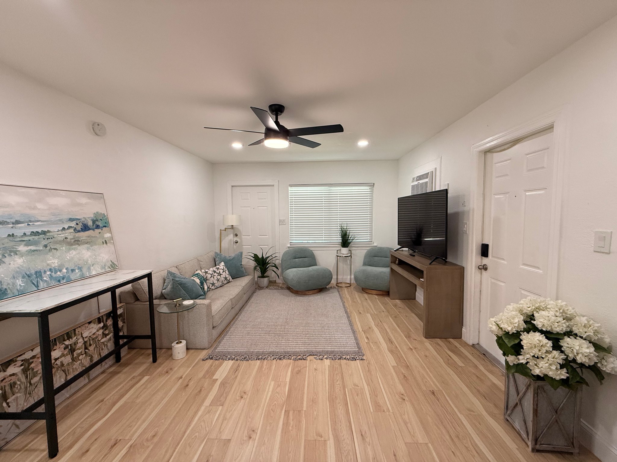 Saint Petersburg Apartment: 224 30th Ave N