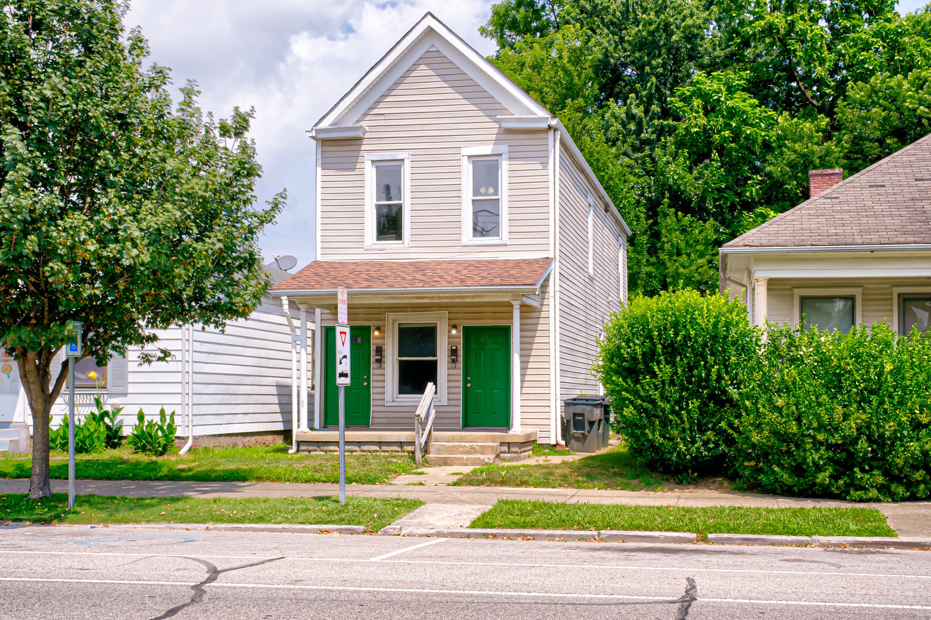 New Albany House: 1307 E Market St