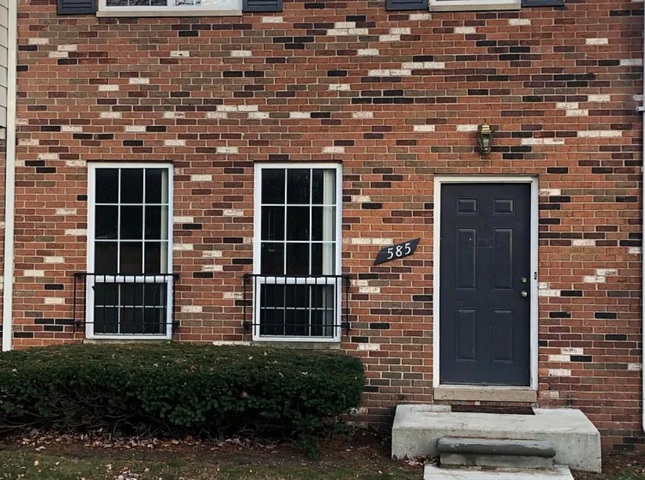 Bloomfield Hills Townhome: 585 Fox Hills Dr N