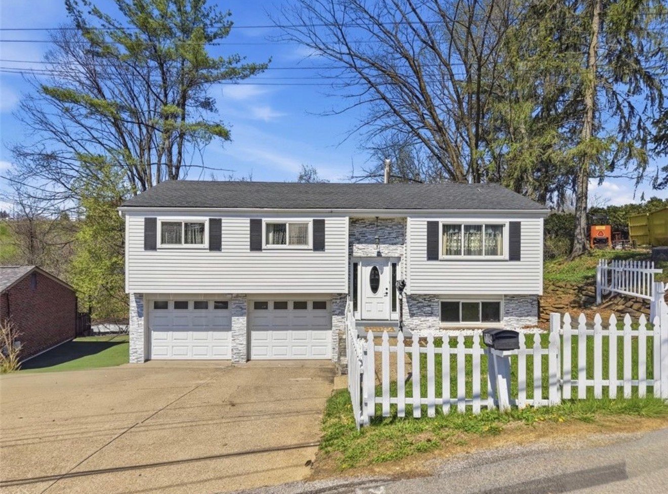 Pittsburgh House: 1149 Jefferson Rd