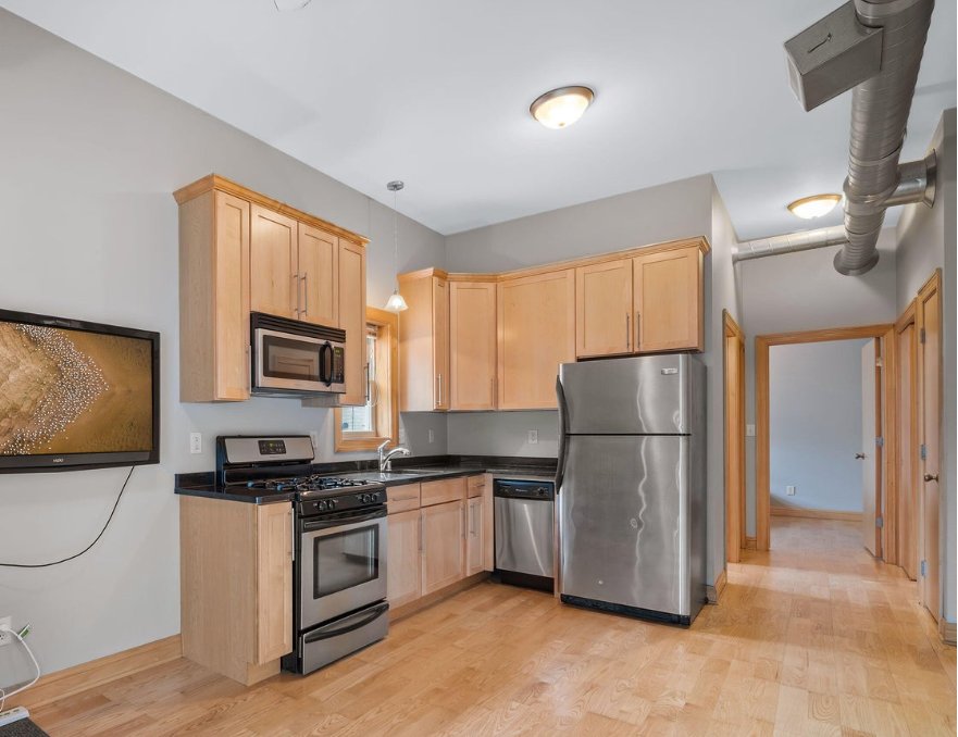 Milwaukee Condo: 1641 N Franklin Pl