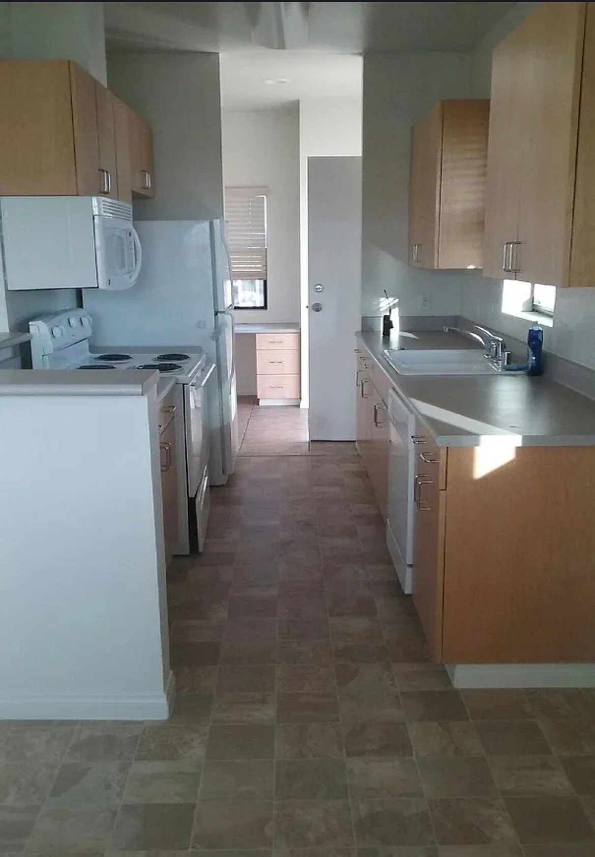 Palmdale Apartment: 3305 E Palmdale Blvd