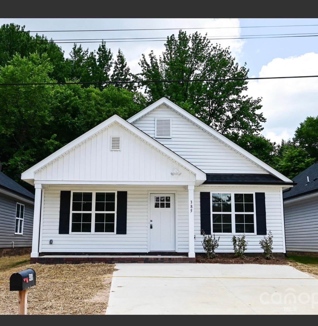 Salisbury House: 385 Harrel St