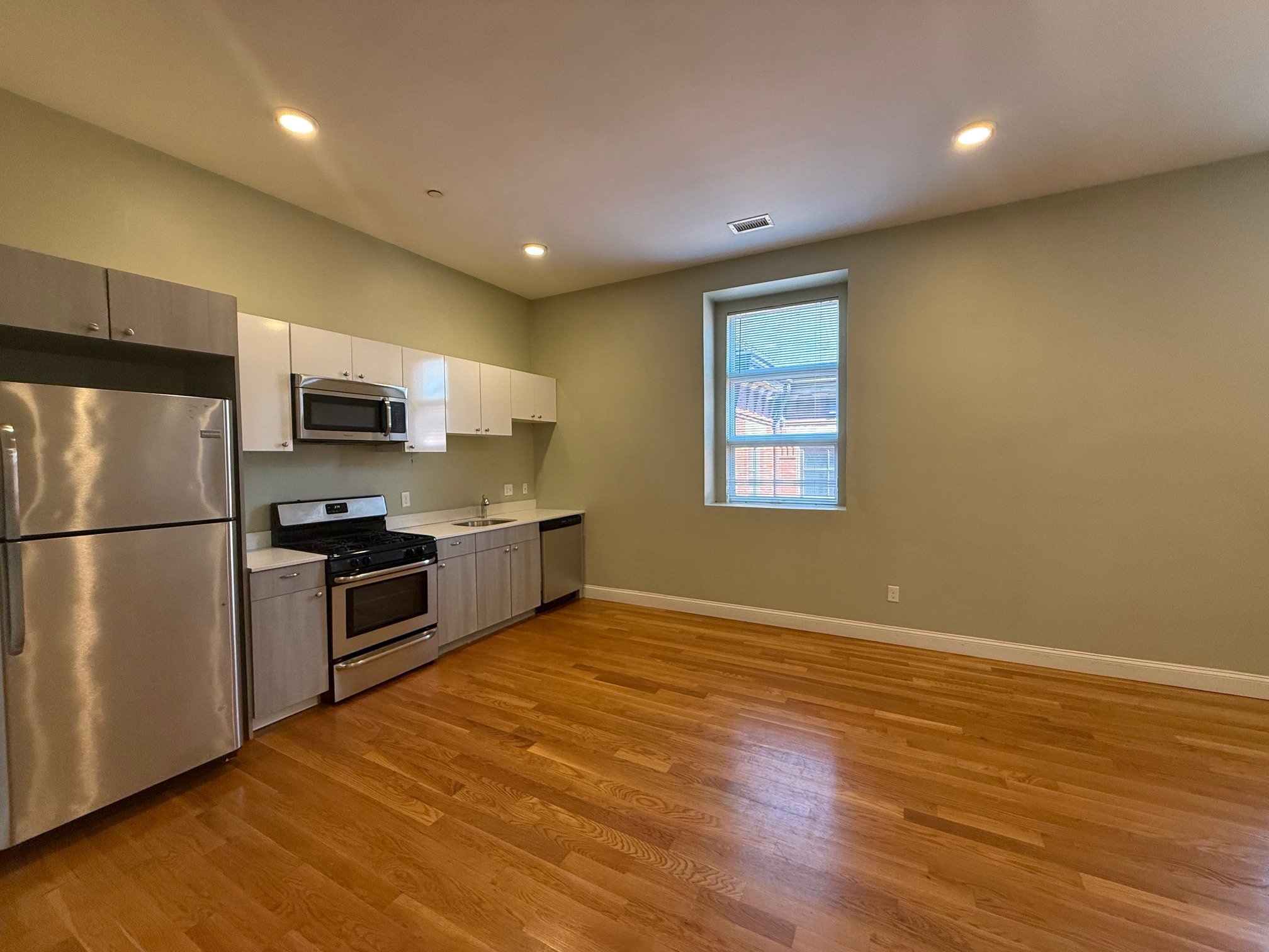 Roxbury Condo: 409 Dudley St