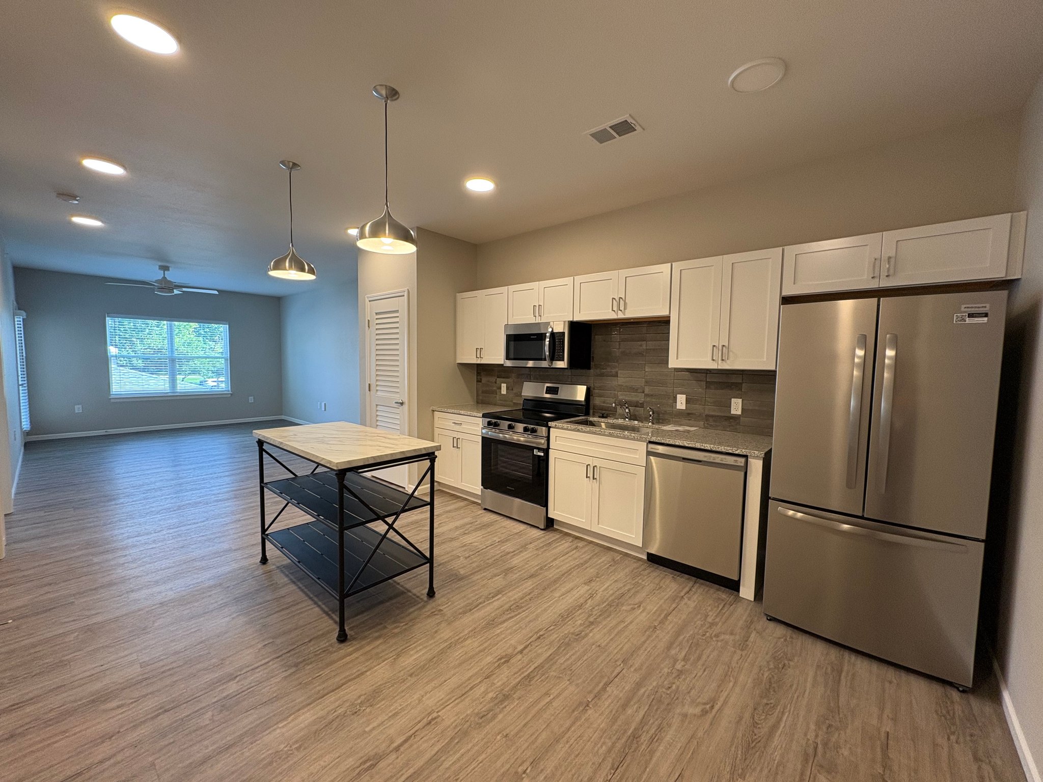 SPRINGFIED Apartment: 1073 S GRANT AVE
