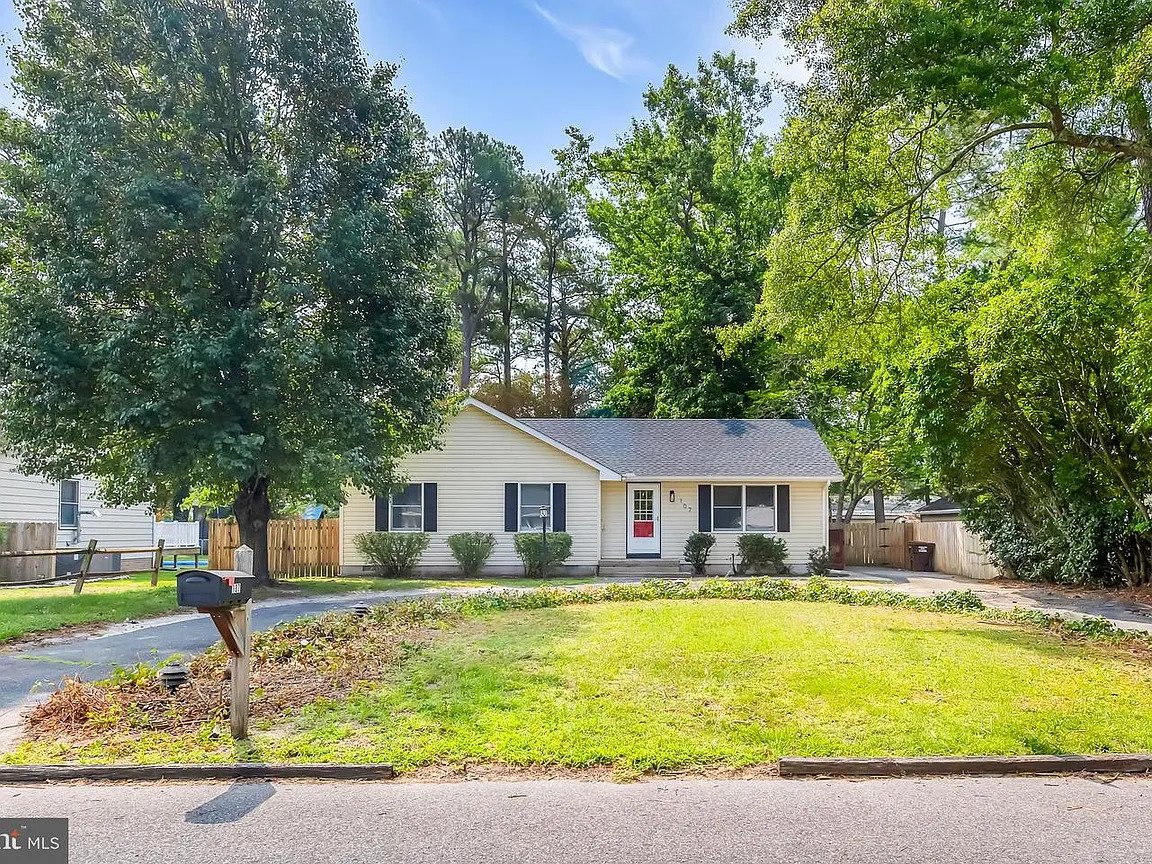 Fruitland House: 107 Walden Dr