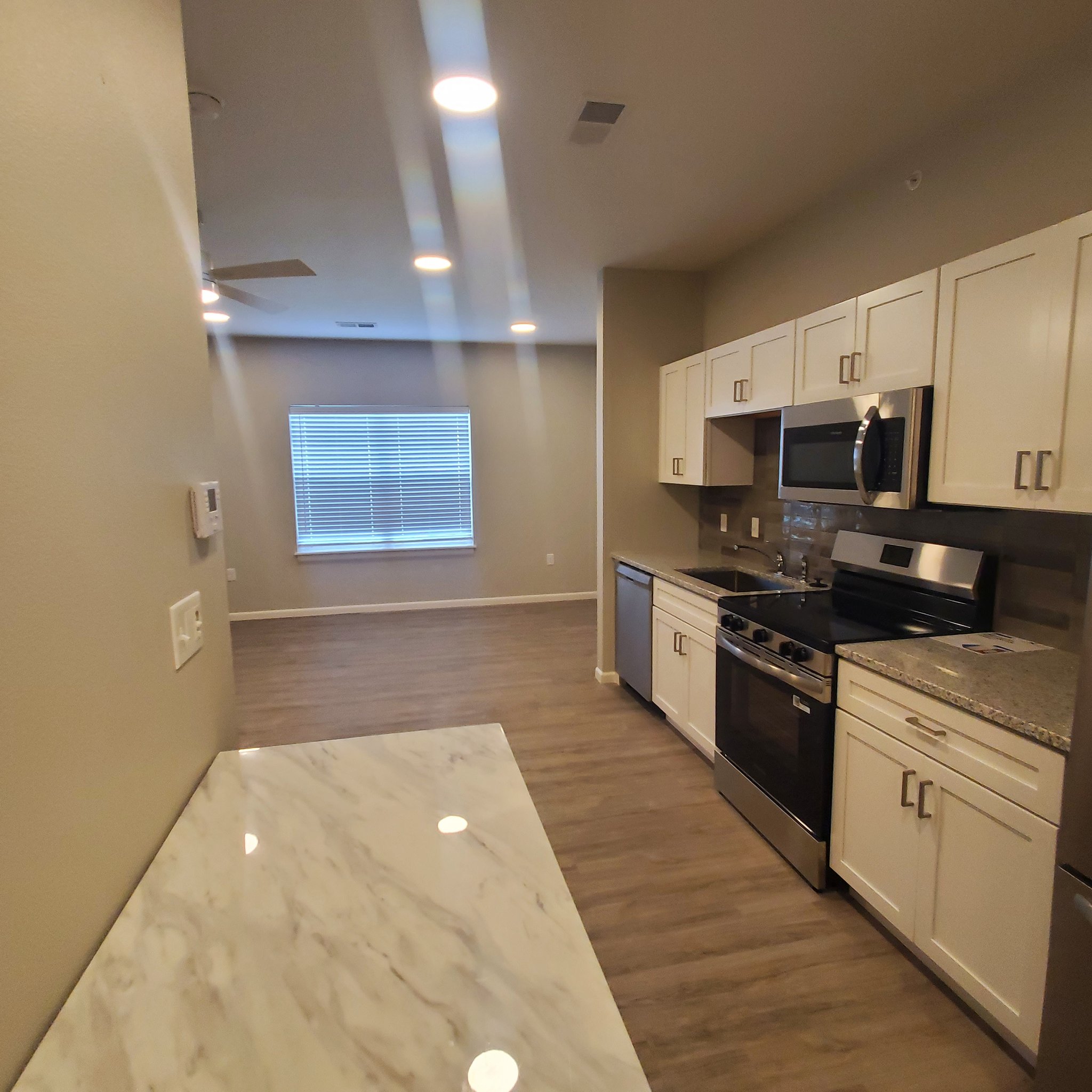 SPRINGFIED Single Room: 1073 S GRANT AVE