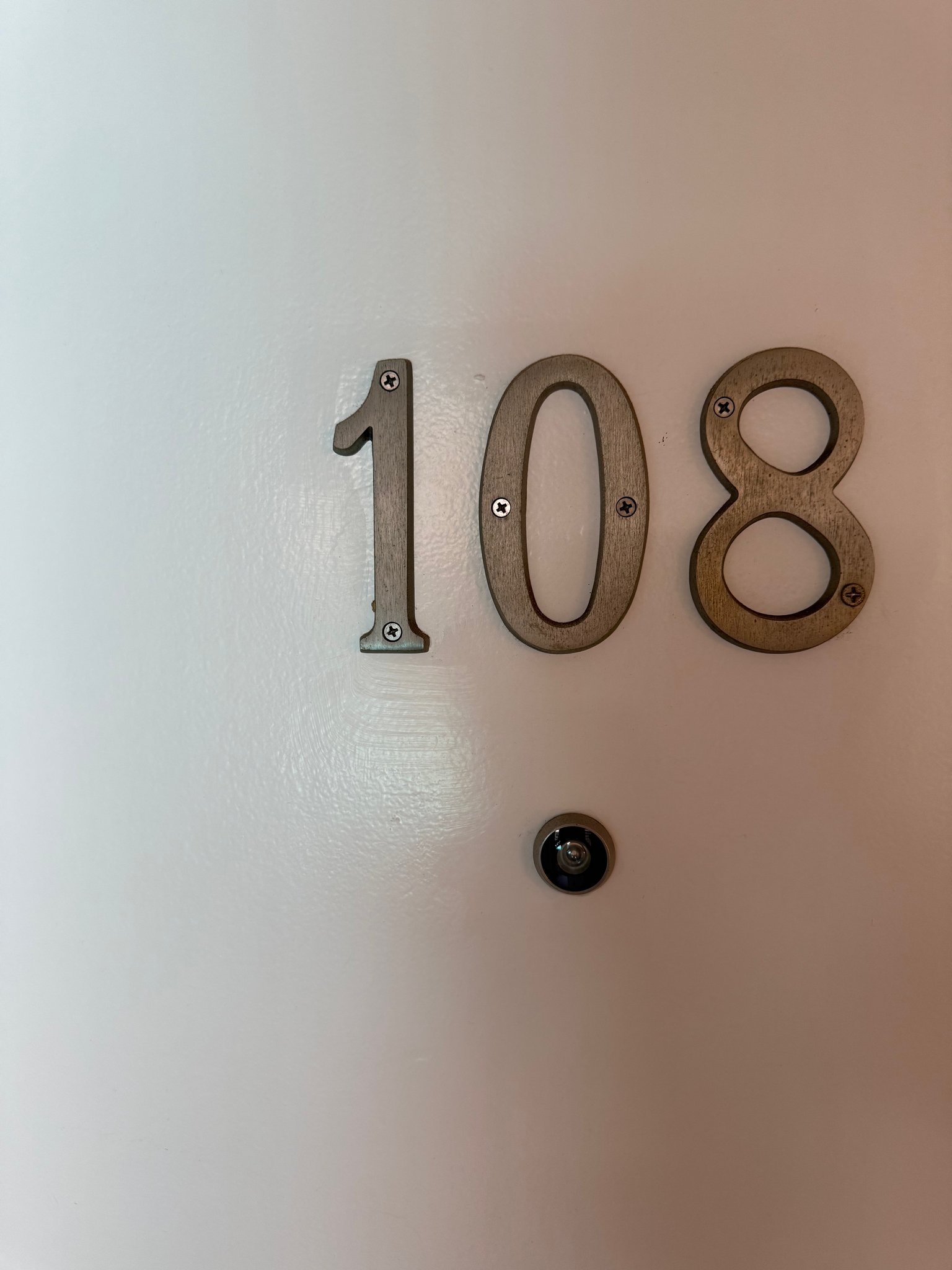 Los Angeles Apartment: 310 S Sherbourne Dr
