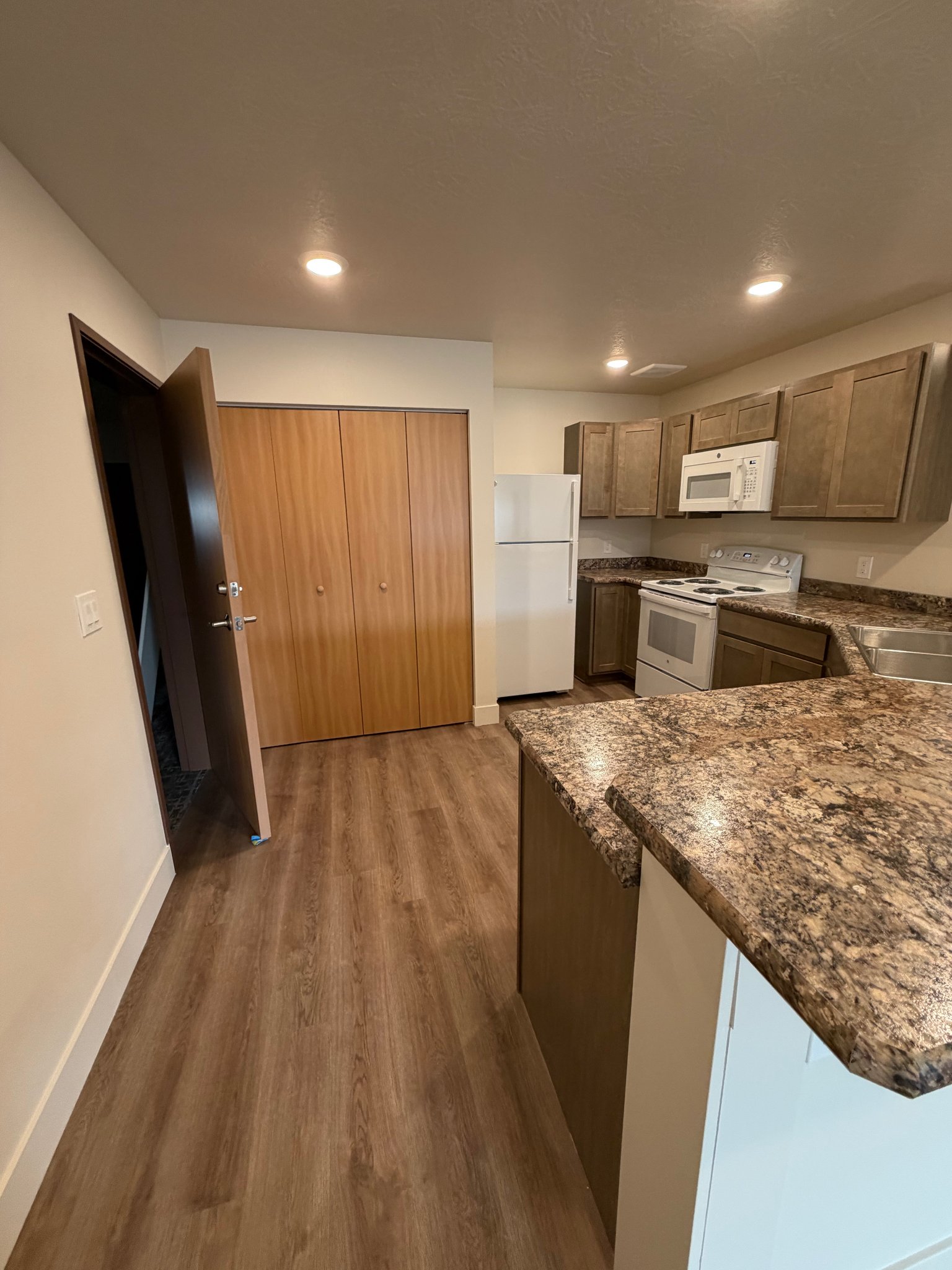 Great Falls Apartment: 309 46th St N