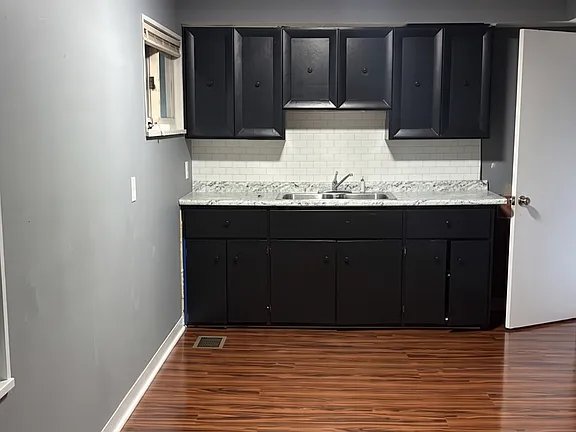 Cleveland House: 16801 Langly Ave