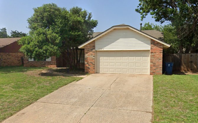 Edmond Oklahoma House: 1327 W Aries Rd