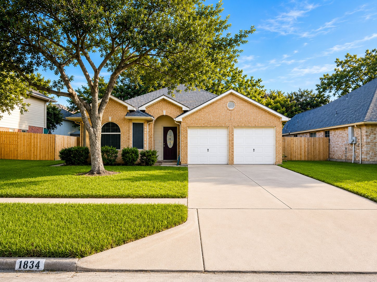 Kemah House: 1834 Park Oaks