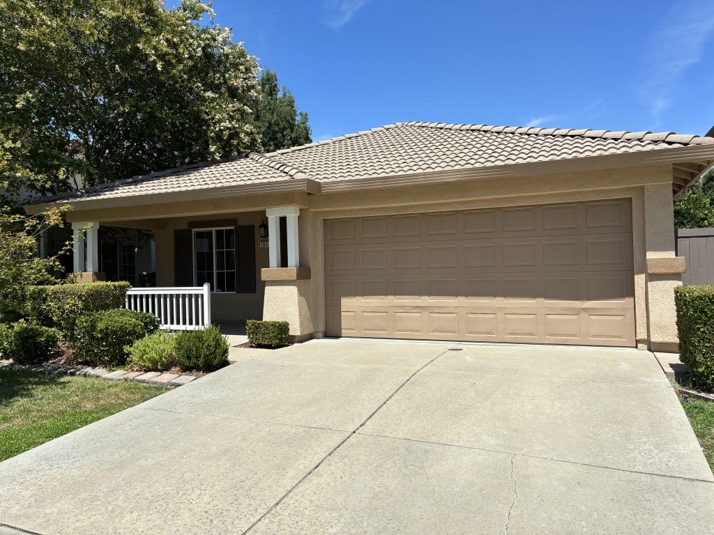 SACRAMENTO House: 1837 Hawkhaven Way