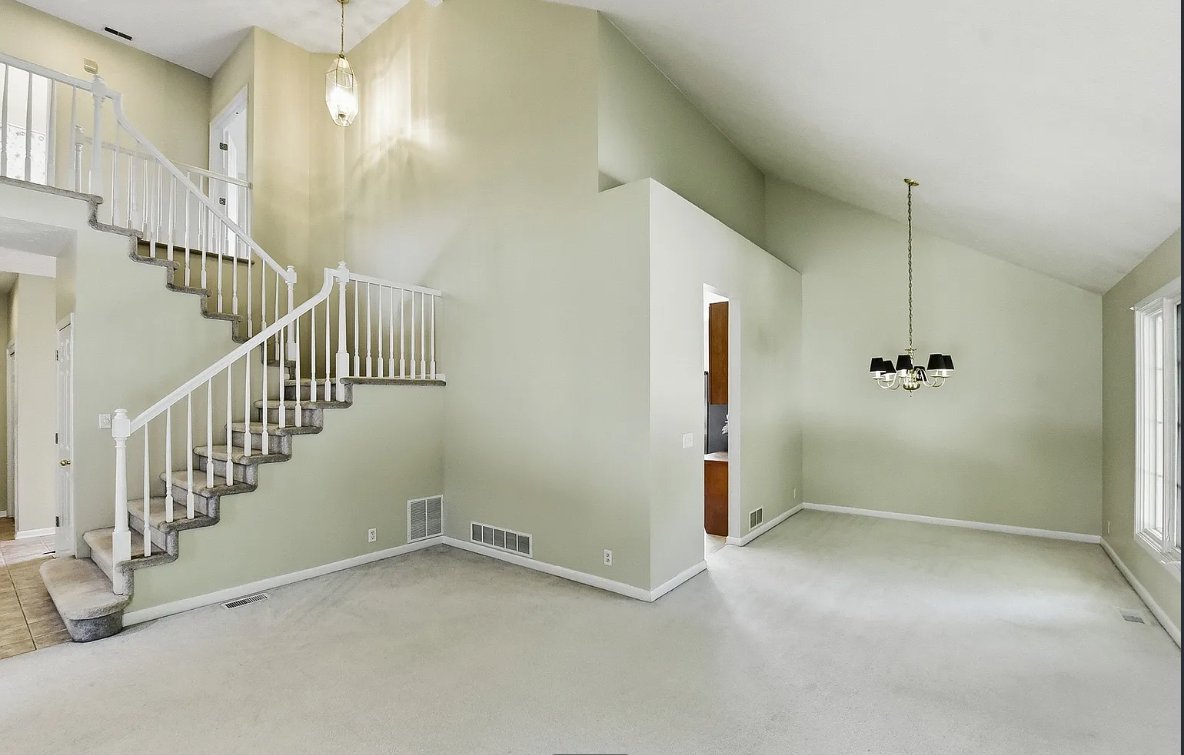 Elkhorn House: 18602 Leavenworth St
