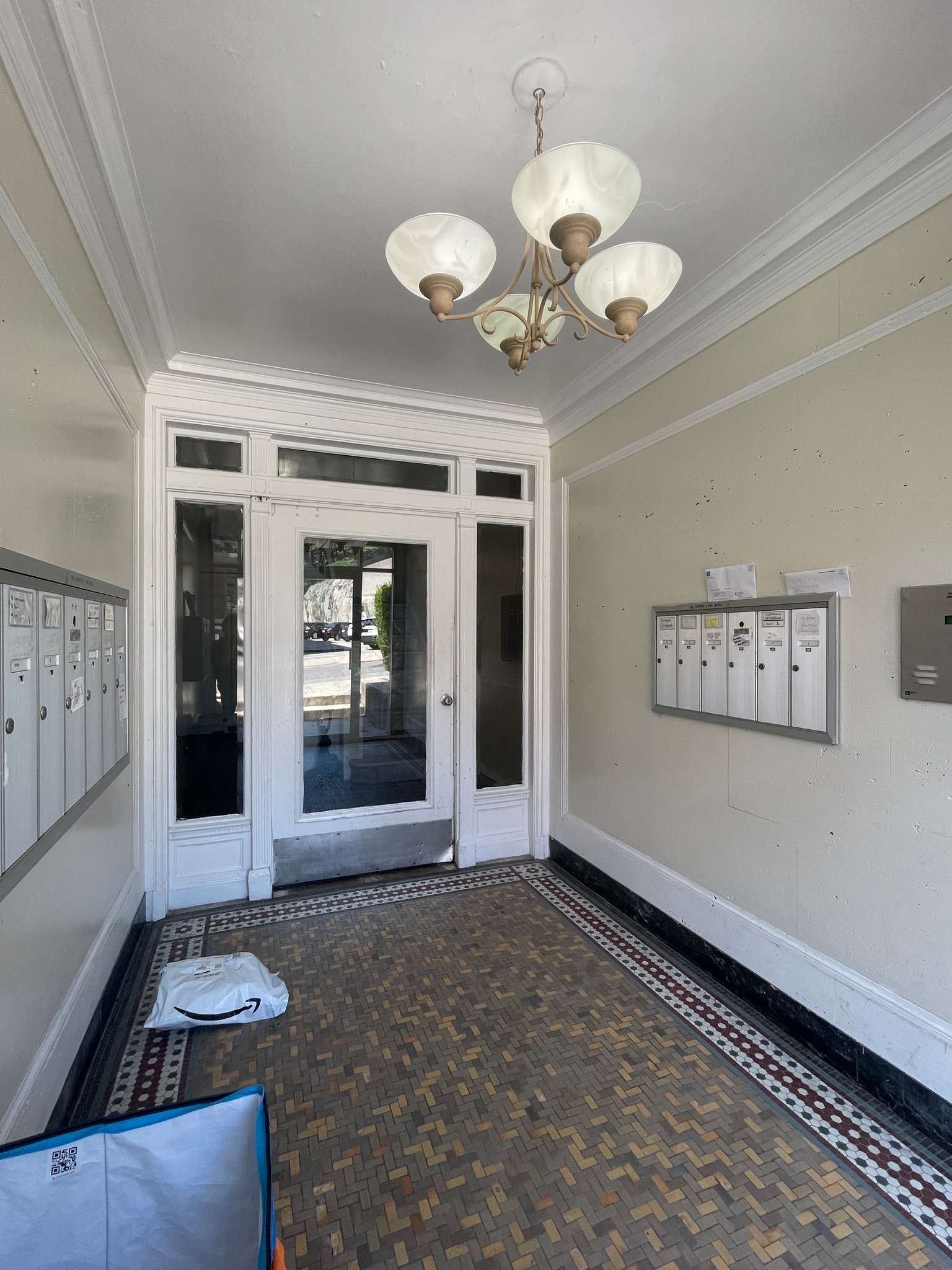 Boston Condo: 84 Sutherland Rd