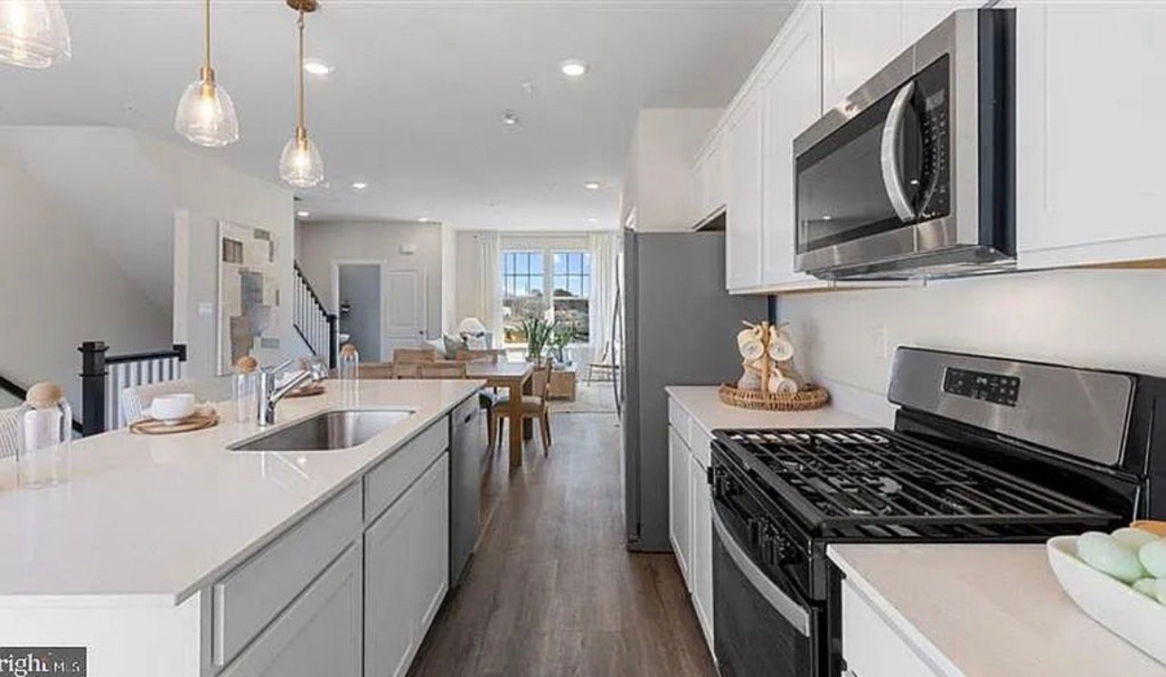 Carlisle Townhome: 45 Northside Ct