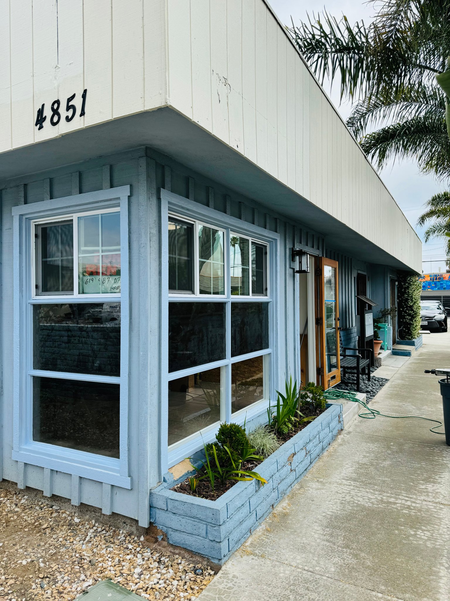 San Diego Apartment: 4851 santa monica ave
