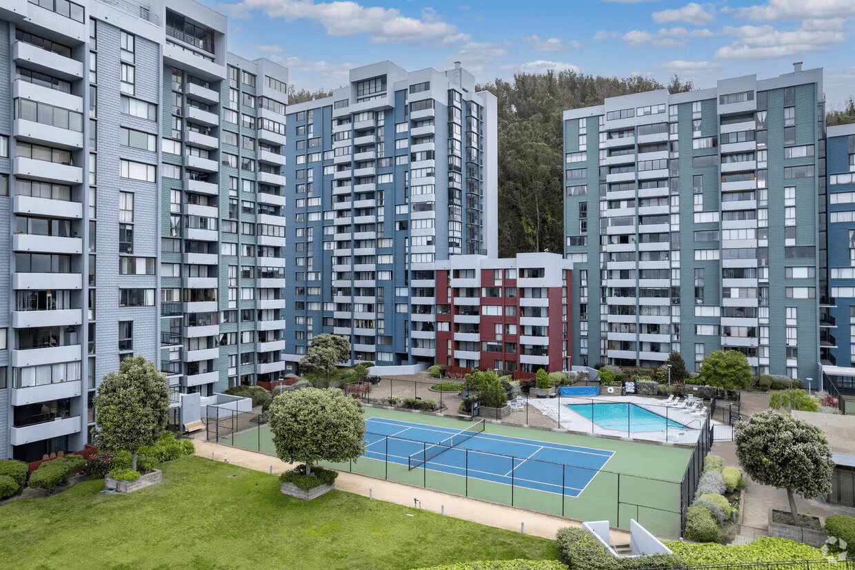 Albany Condo: 555 Pierce St