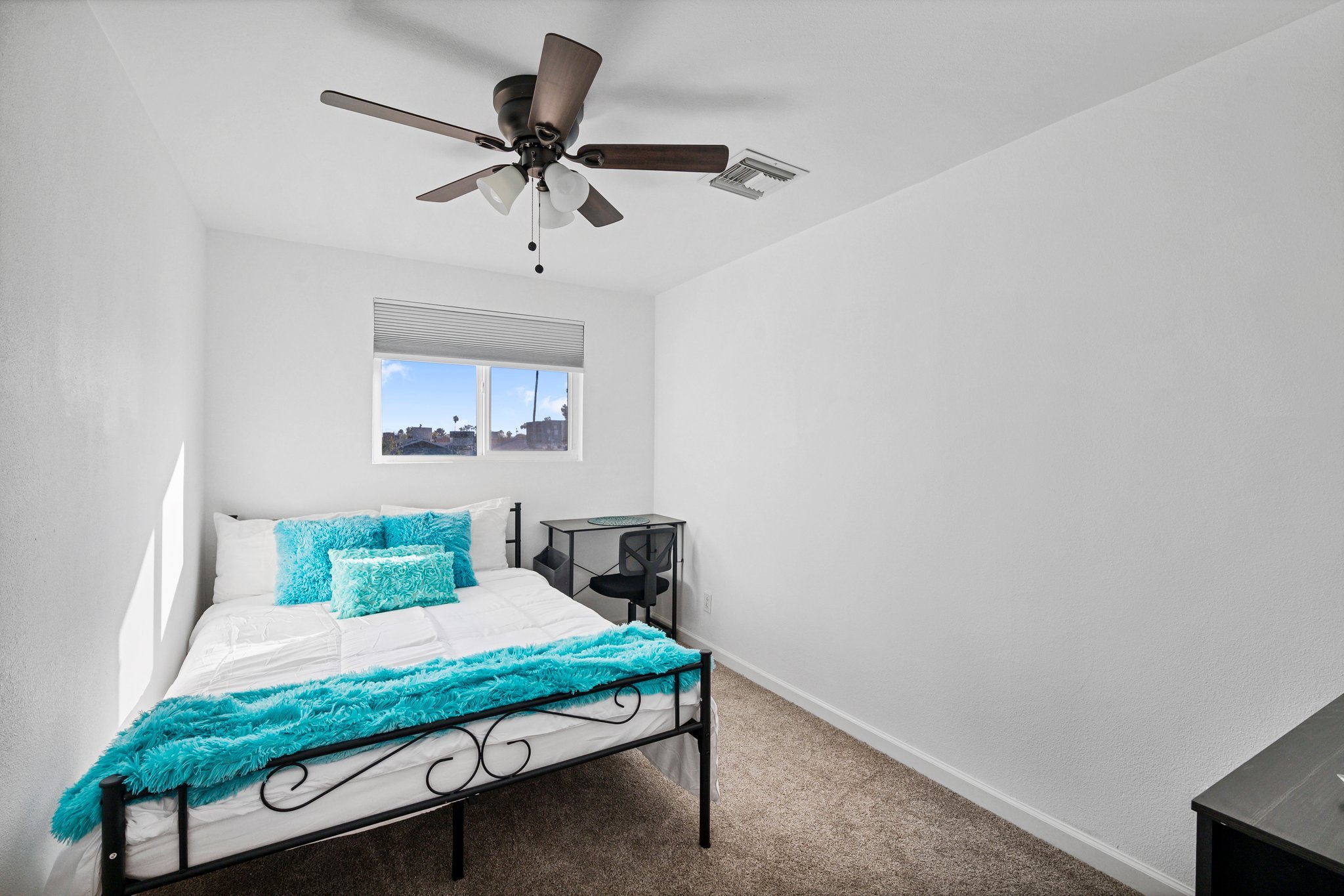 Phoenix Single Room: 2301 E Janice Way