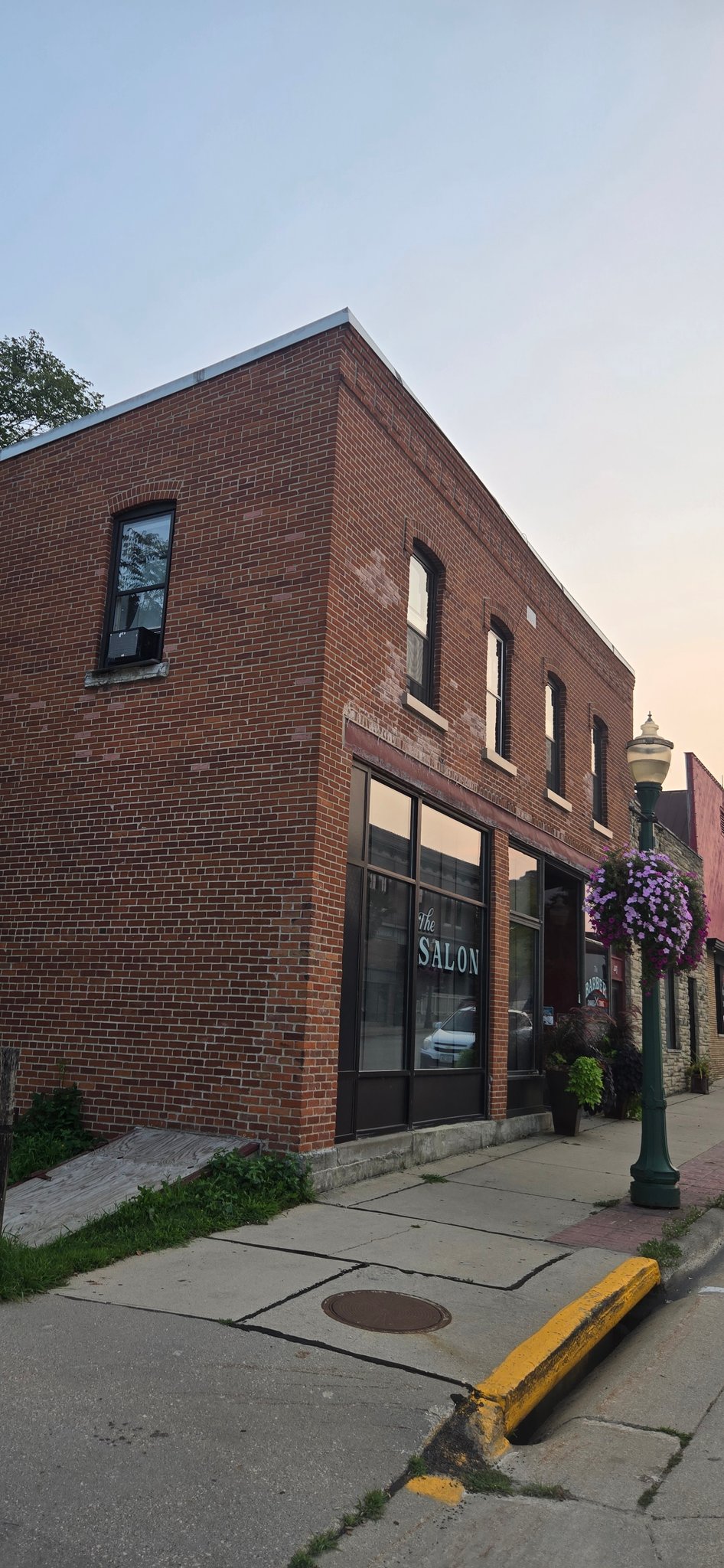 Decorah Apartment: 217 E Water St