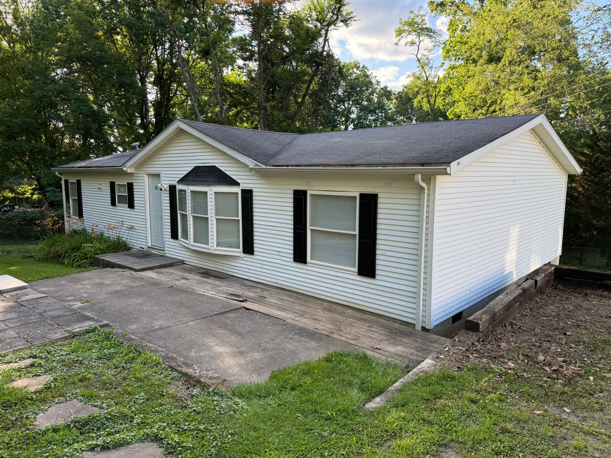 Asheville House: 48 Fox Dr