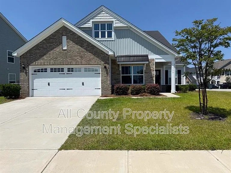 Columbia House: 333 Underhill Dr