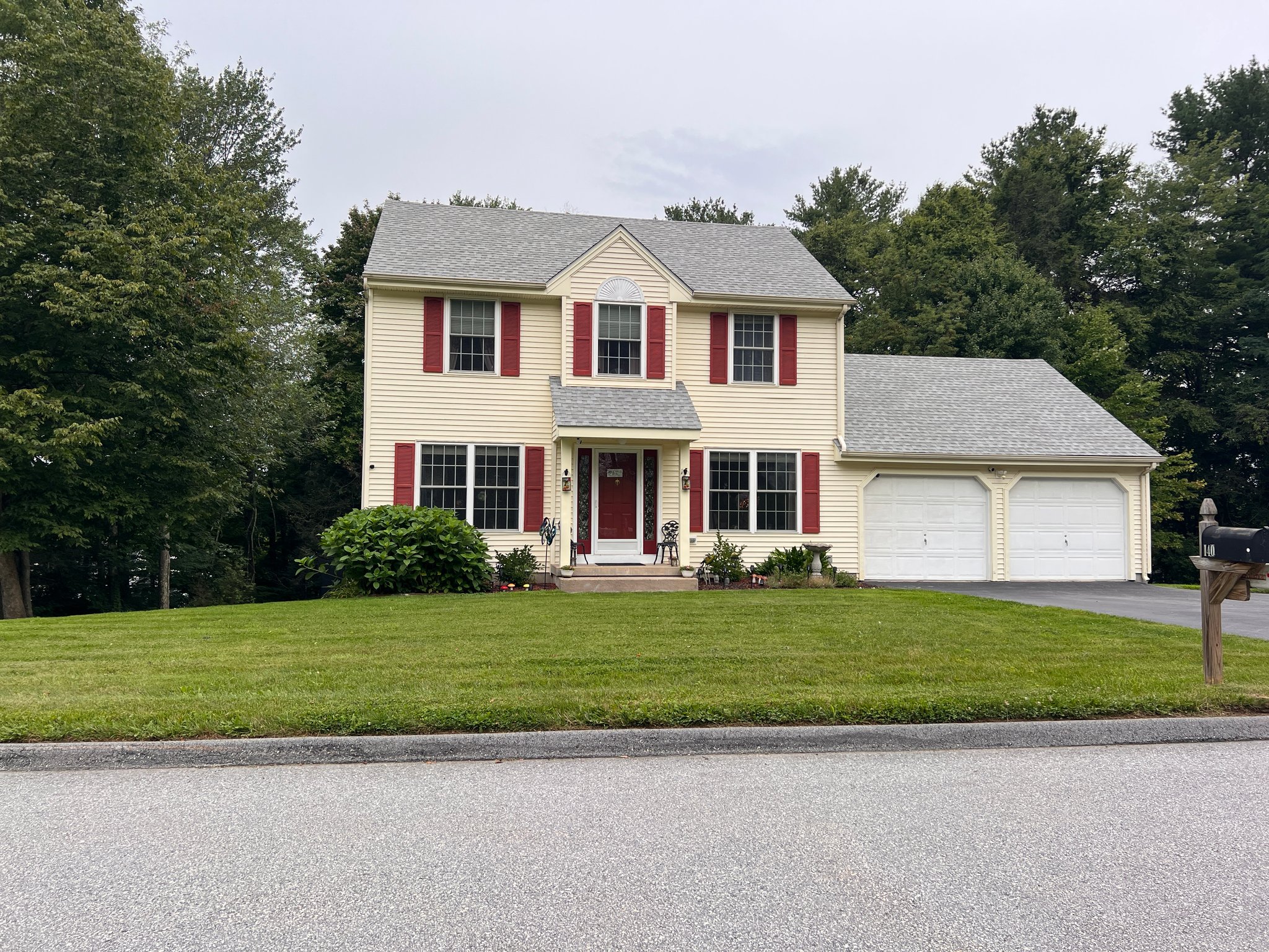 Torrington House: 140 Tall Tree Ln