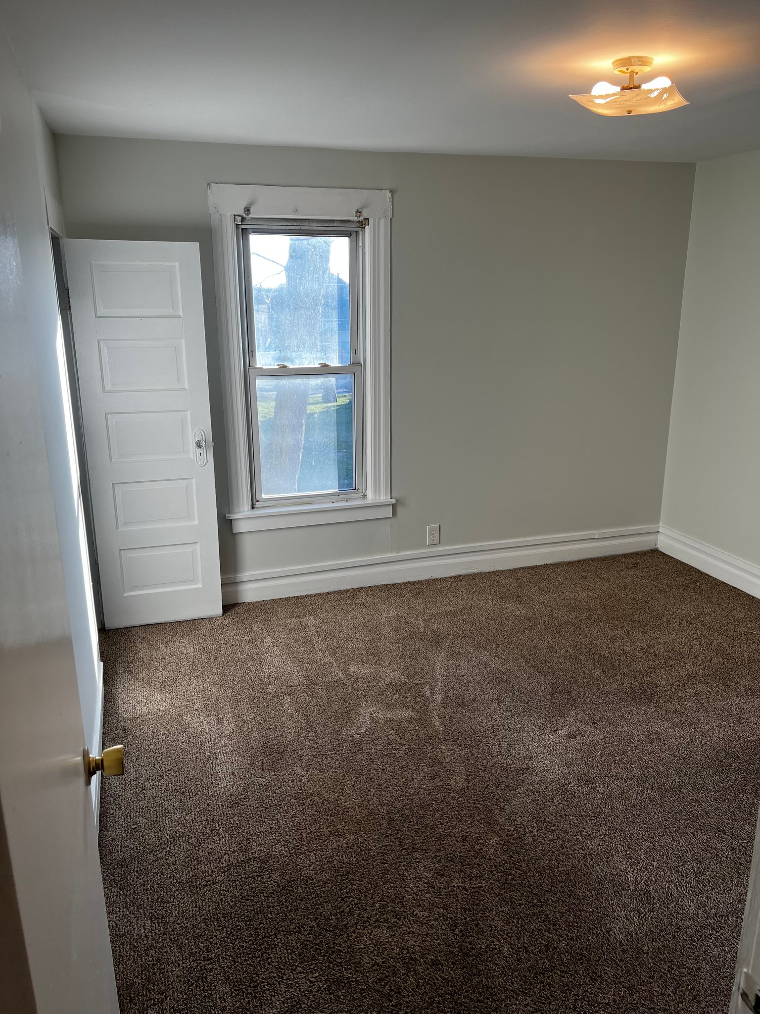 River rouge Apartment: 19 E James st