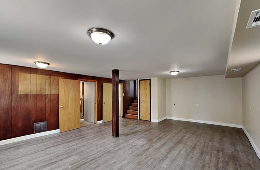 Burbank House: 8008 Natchez Ave
