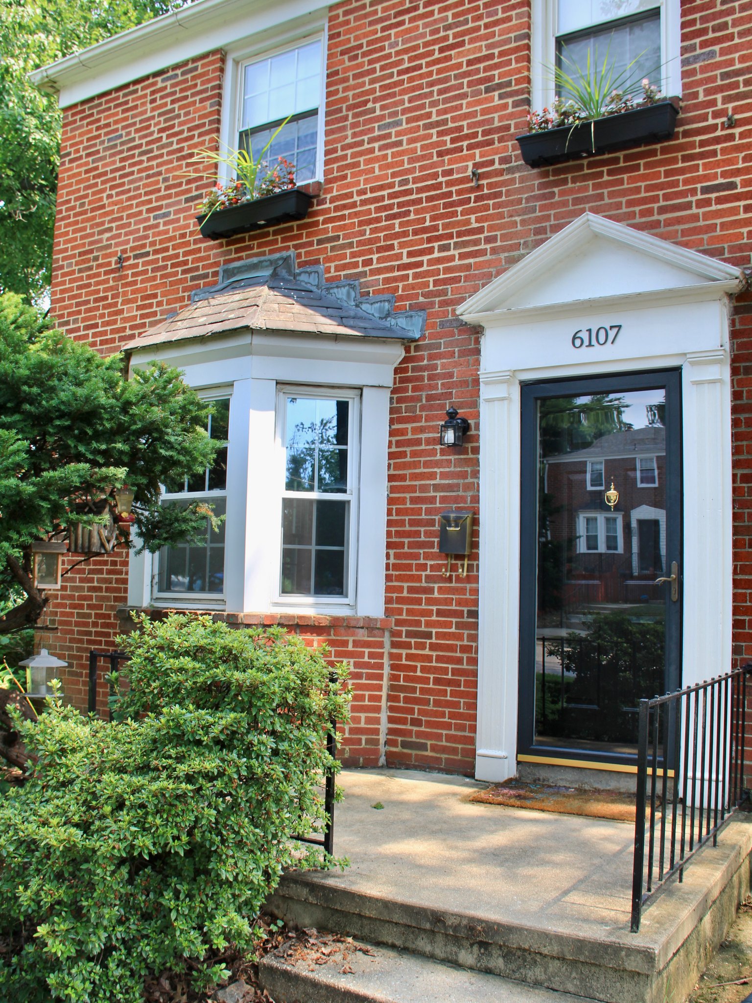Baltimore Townhome: 6107 Maylane Dr