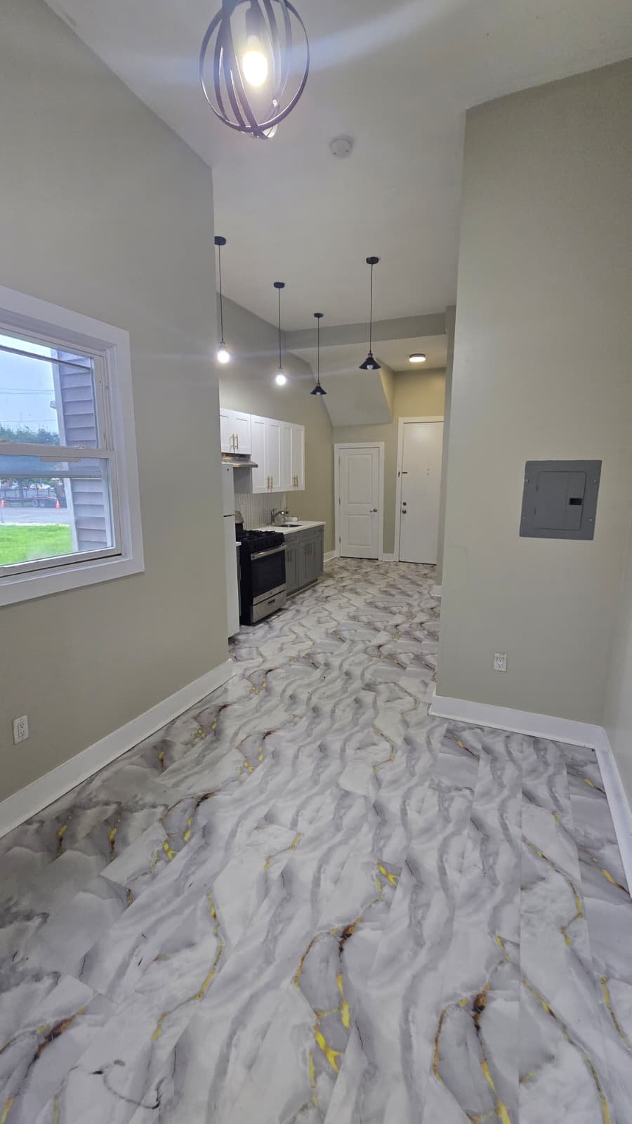 Newark Apartment: 61 16th Ave.
