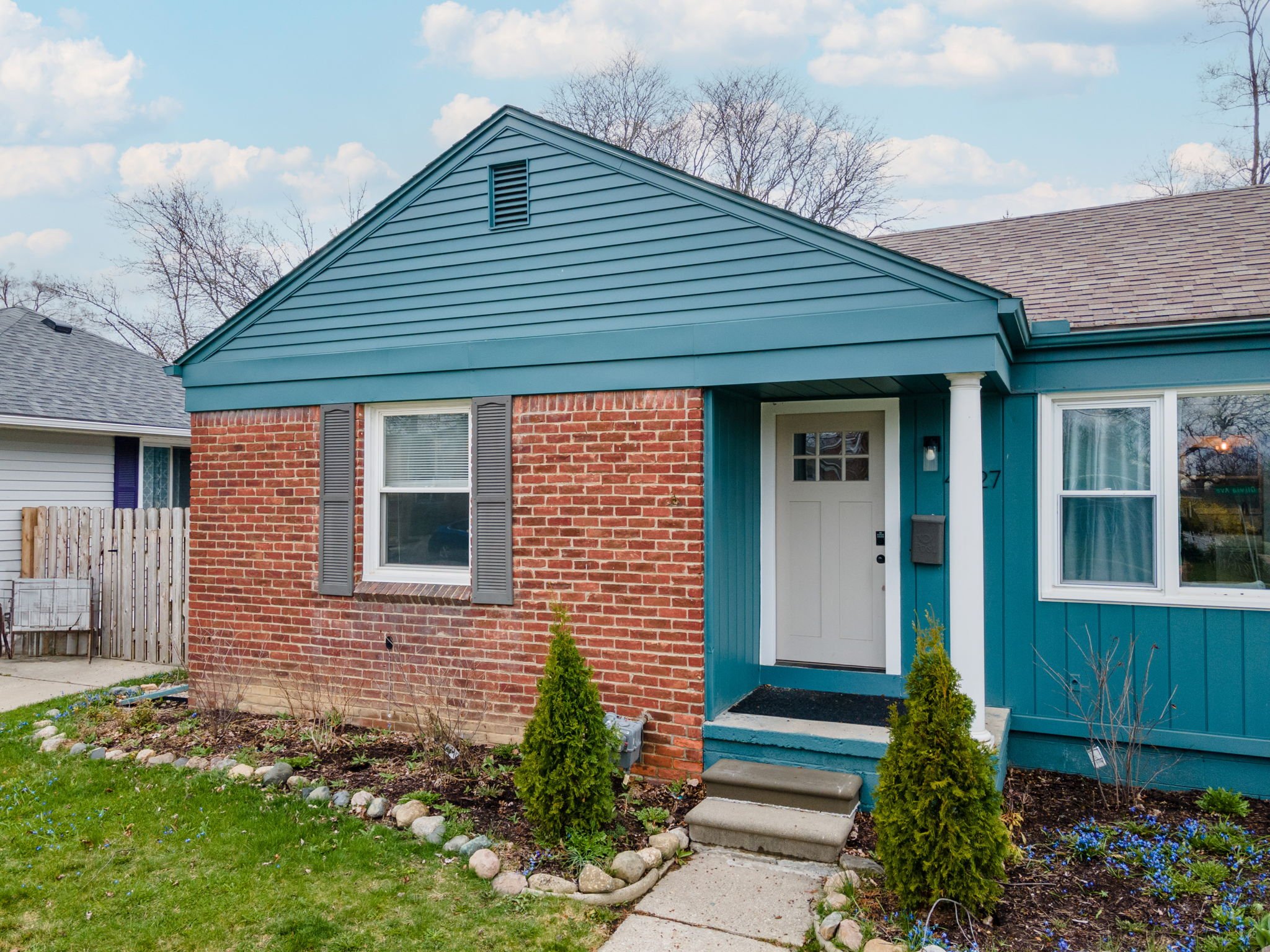 Royal Oak House: 4727 Olivia Ave