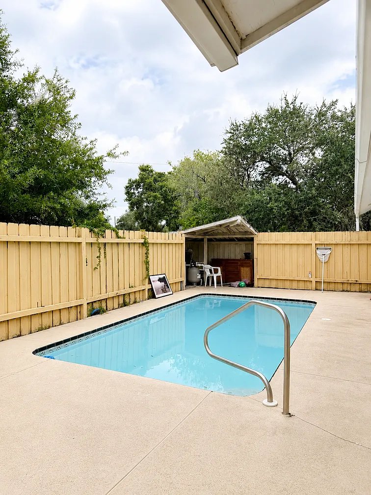 Largo Multiplex: 3607 141st Ave