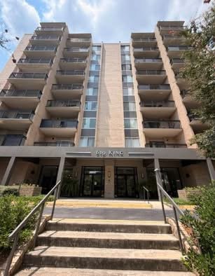 Columbia Condo: 619 King St