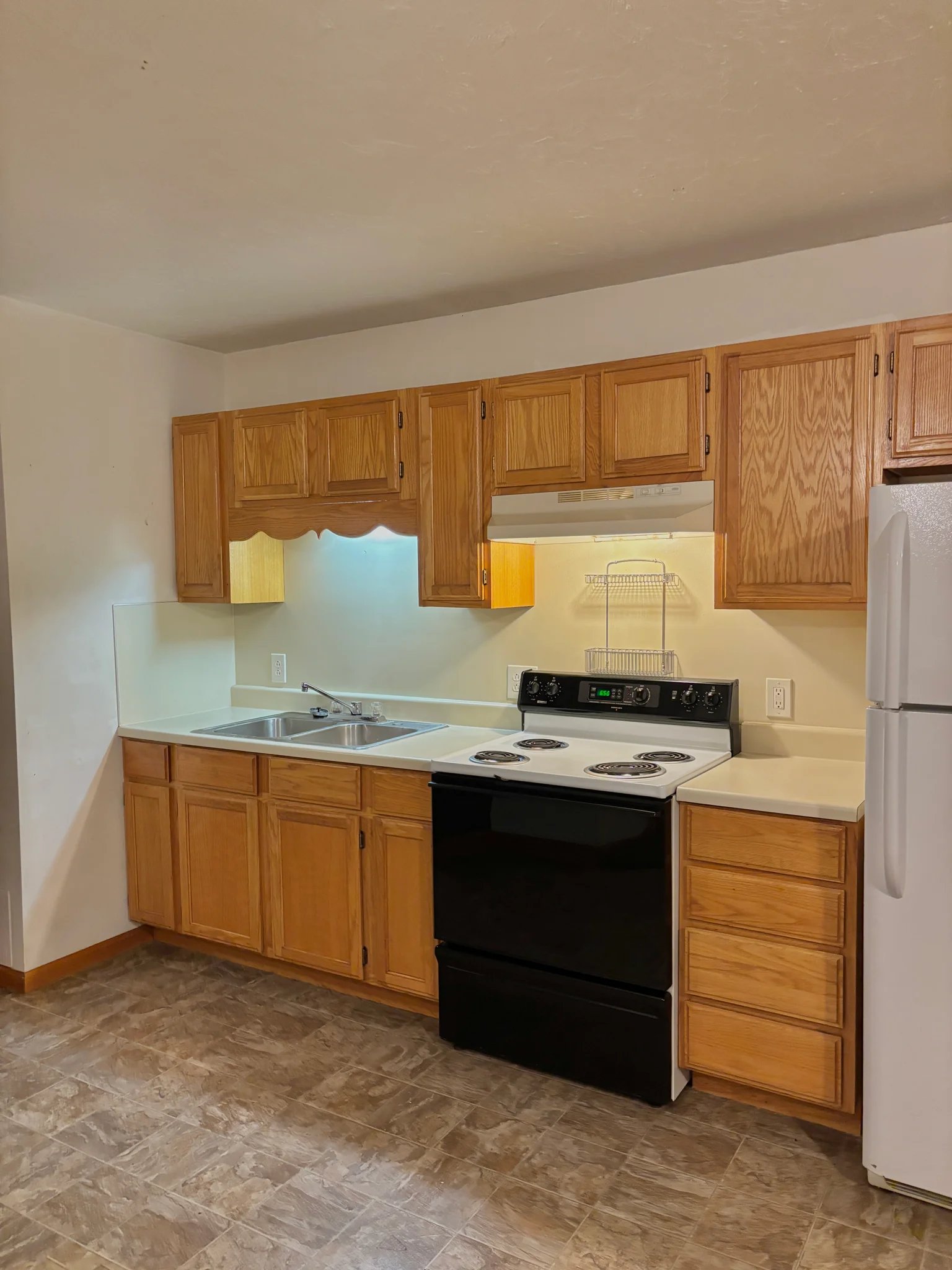 Davison Apartment: 912 N State Road