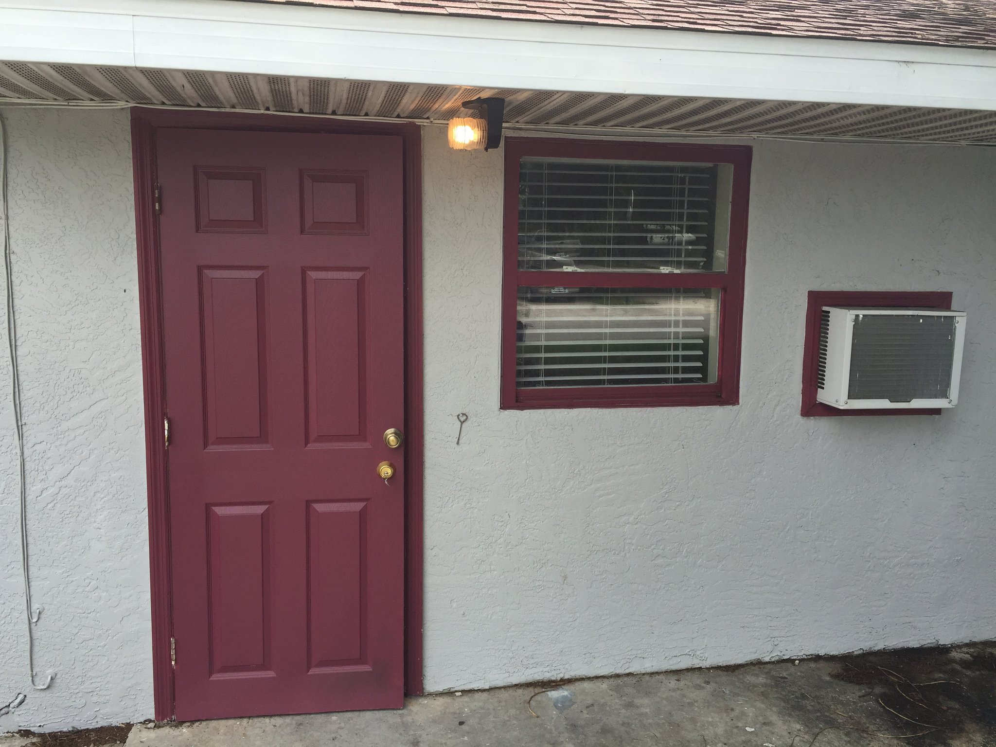 Bradenton House: 5416 16th St W