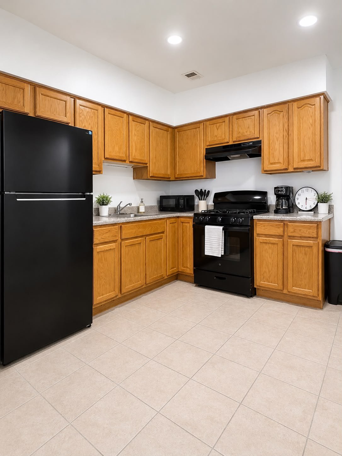 Newark Apartment: 44 Astor St