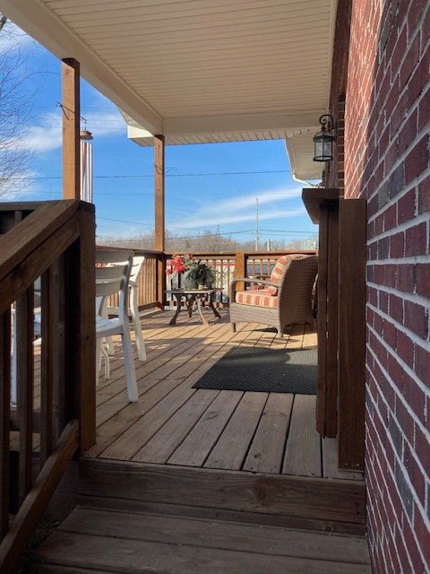 Louisville House: 218 Kratz Lane