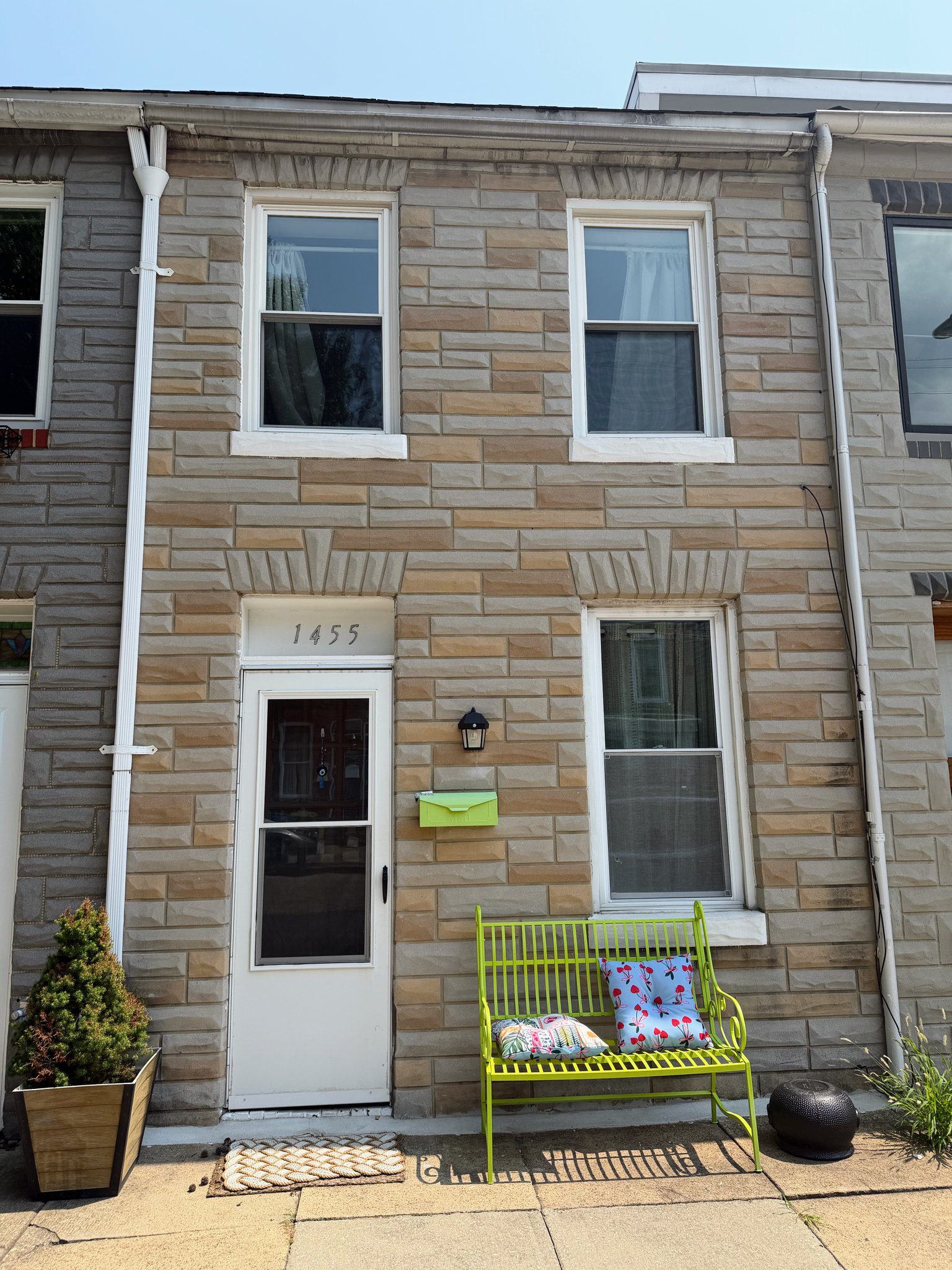 Baltimore Townhome: 1455 Hull St