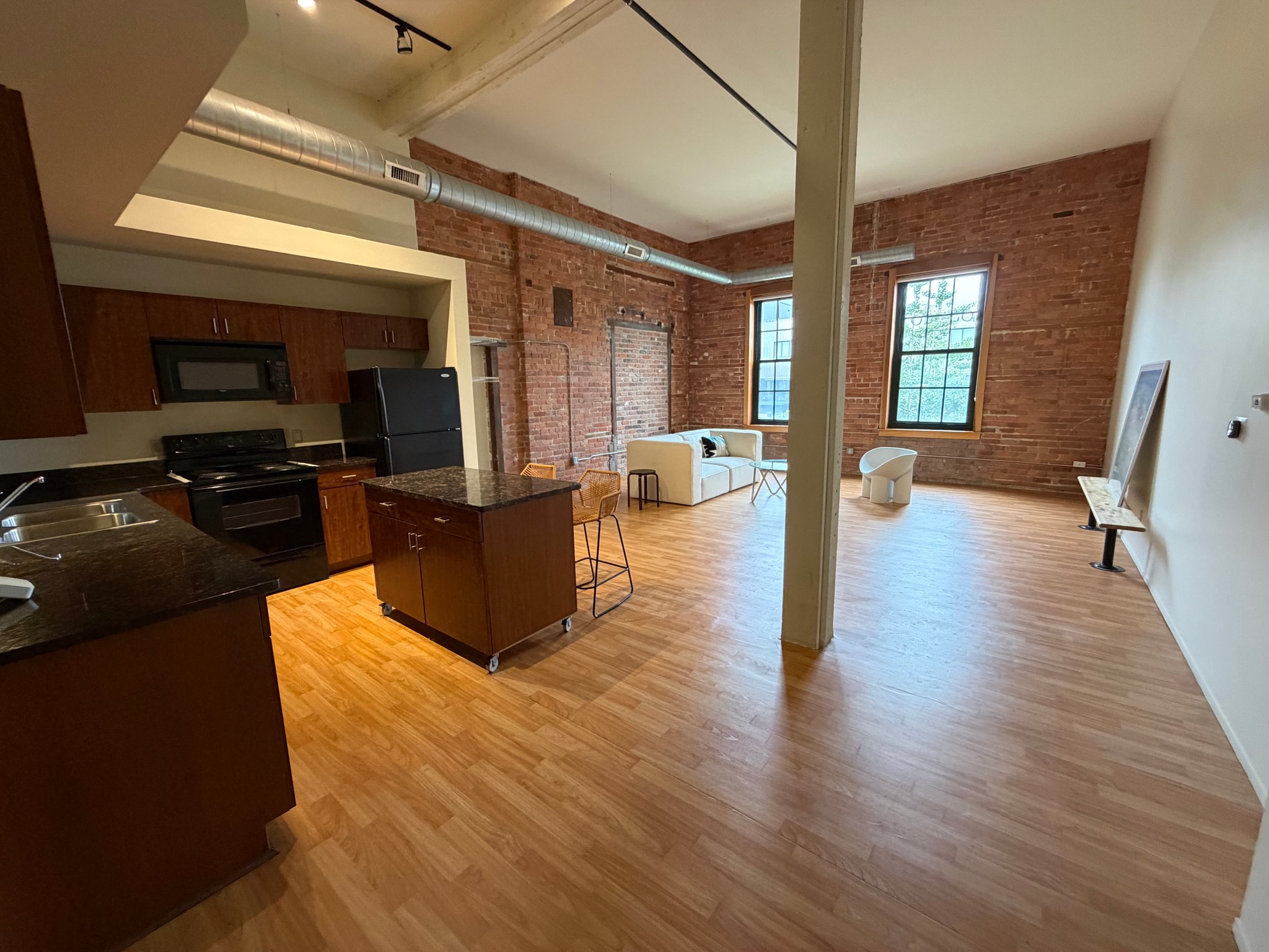 Detroit Apartment: 6200 2nd Ave
