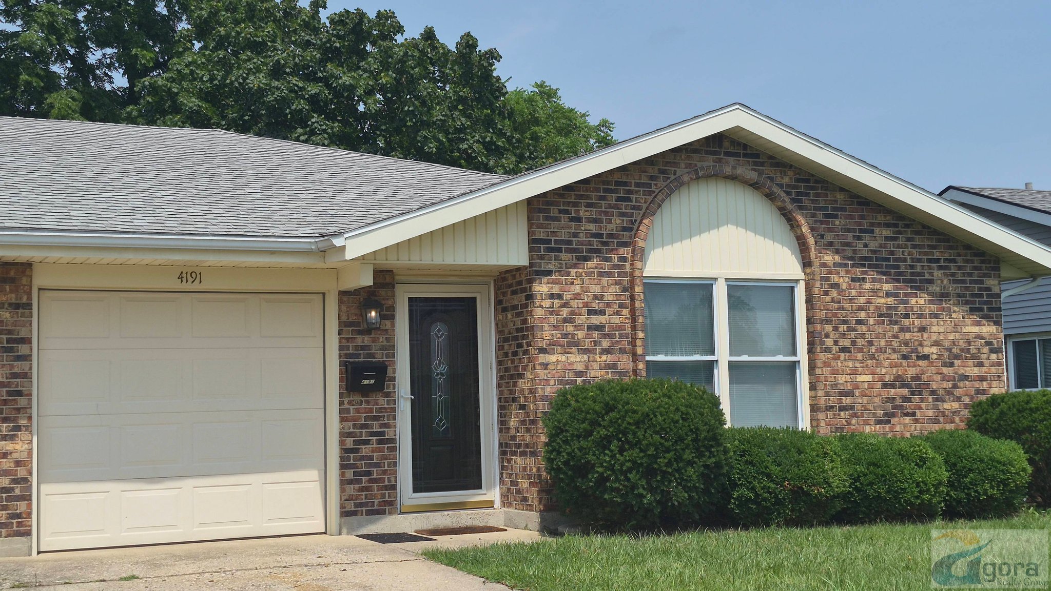 Dayton Multiplex: 4191 Knollcroft Rd