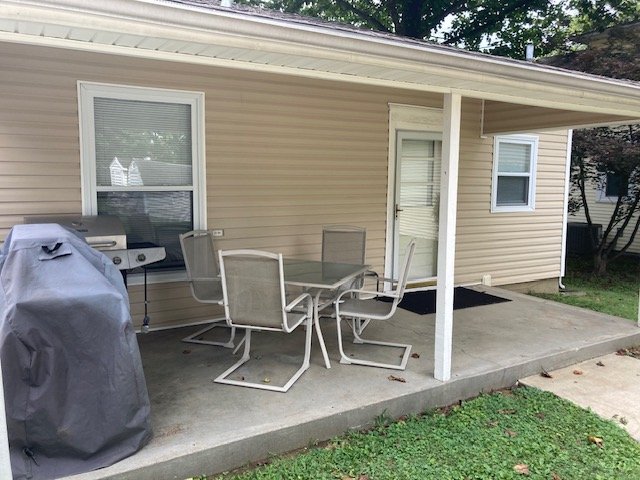 Louisville House: 237 Tucker Station Rd.
