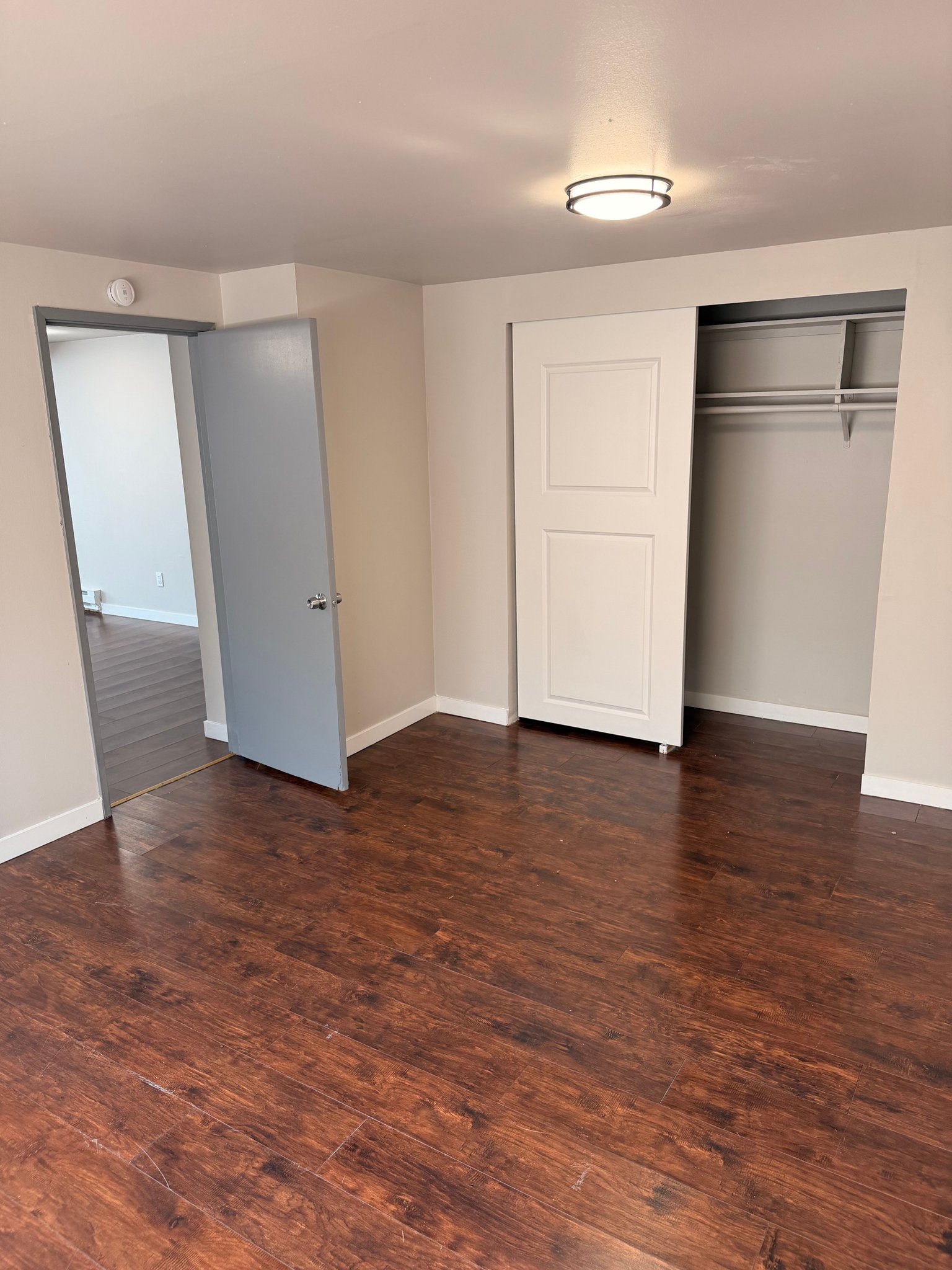 Burien Apartment: 14409 8th Ave SW