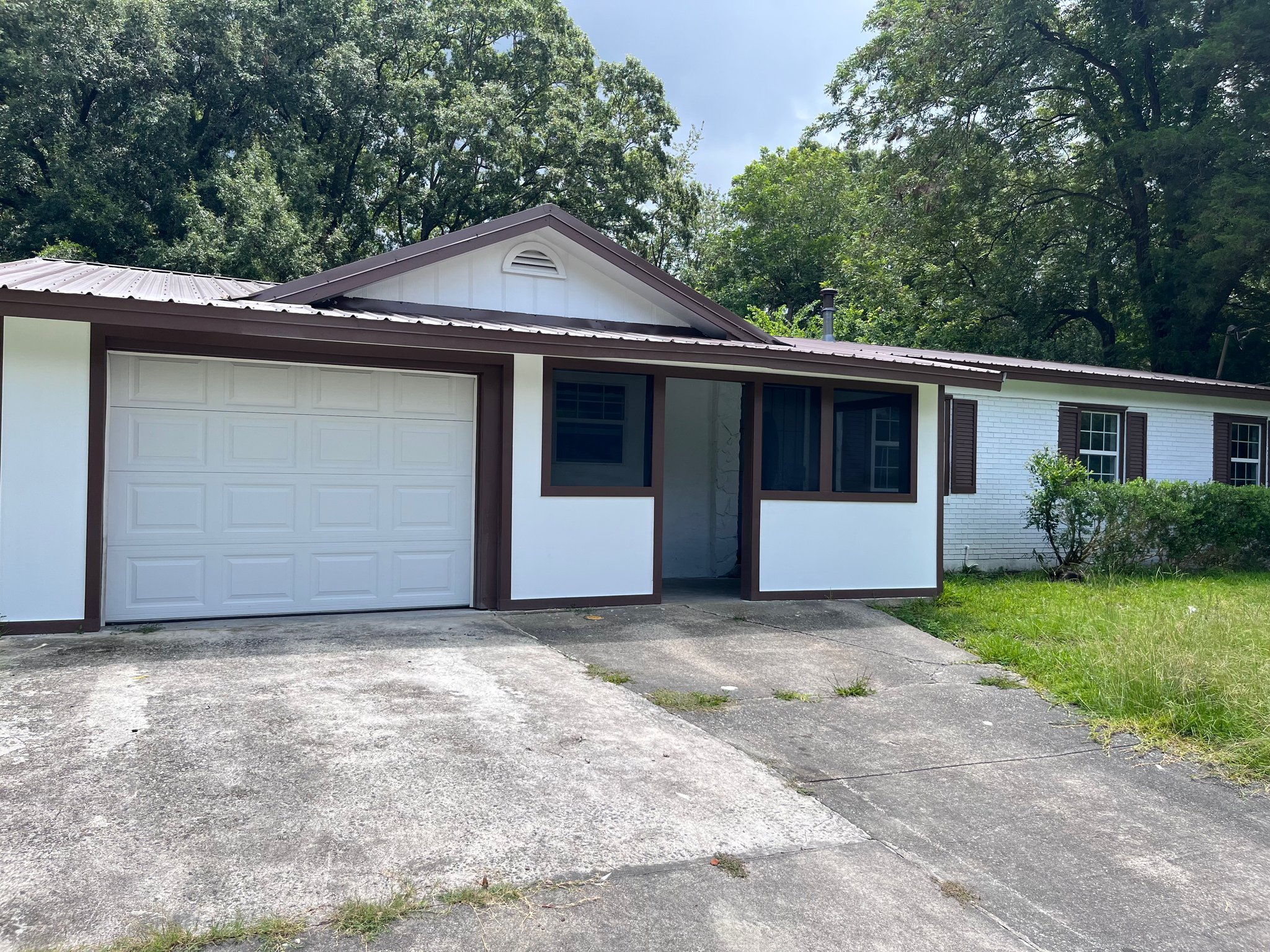 Warner Robins House: 702 American Blvd