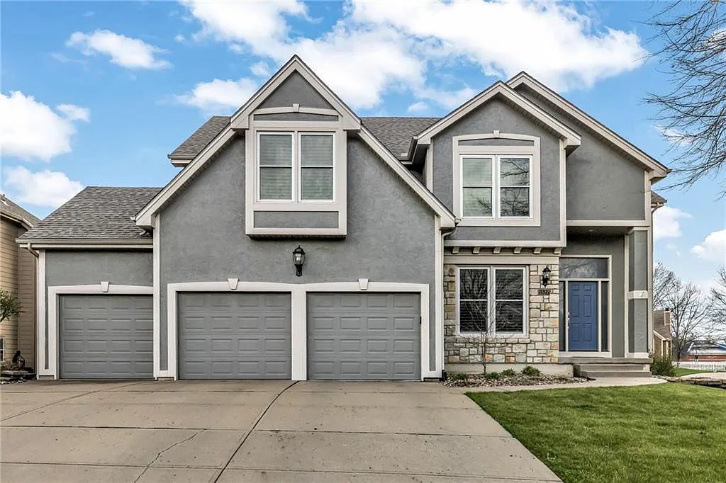 Liberty House: 1327 Huntington Dr