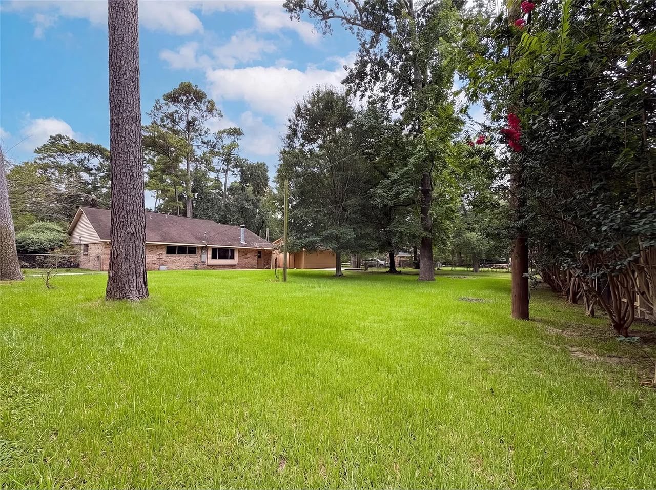 Houston House: 11611 Mile dr